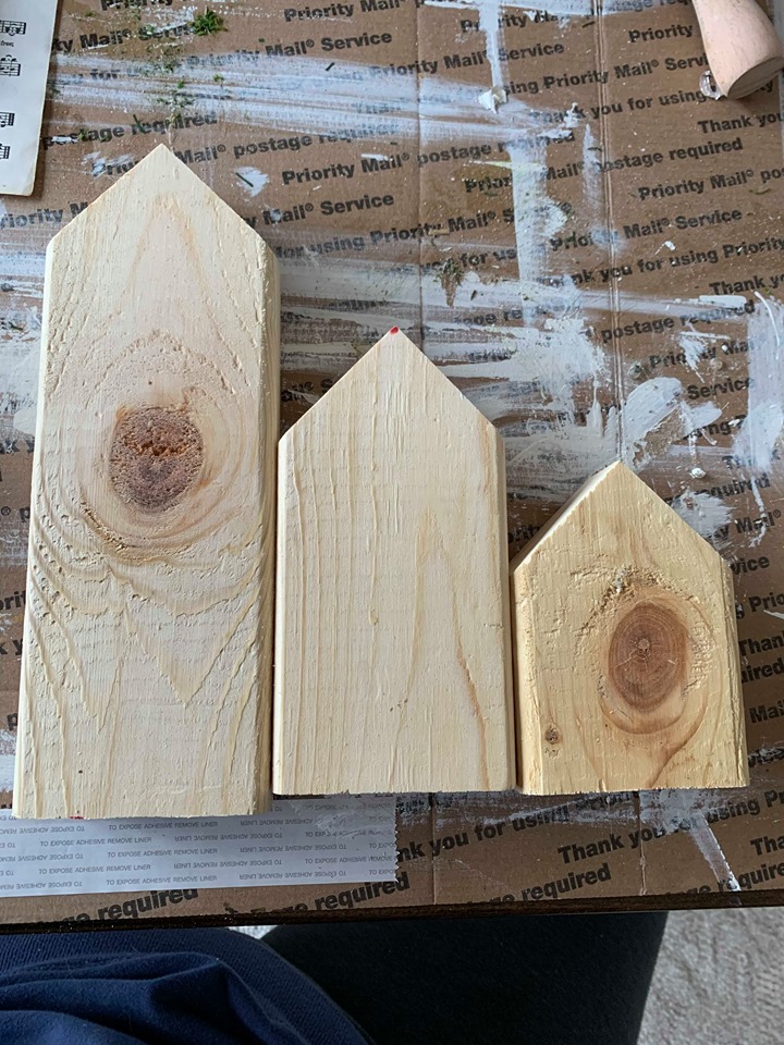 DIY Farmhouse Scrap Wood Block Houses (Crafty Christmas Decor