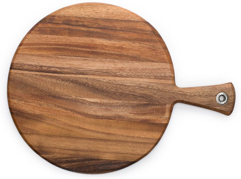 Round wood cutting board 