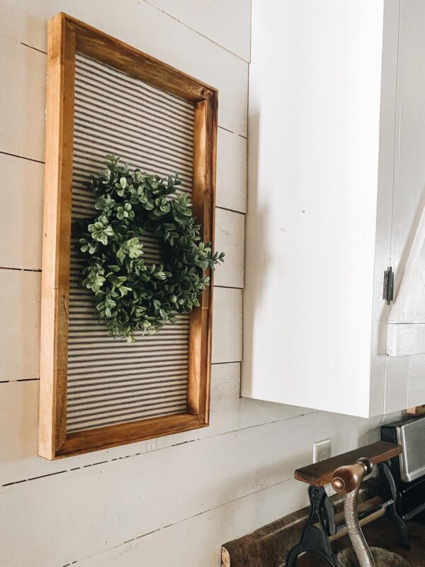 pretty and easy diy decor using an old canvas in farmhouse kitchen